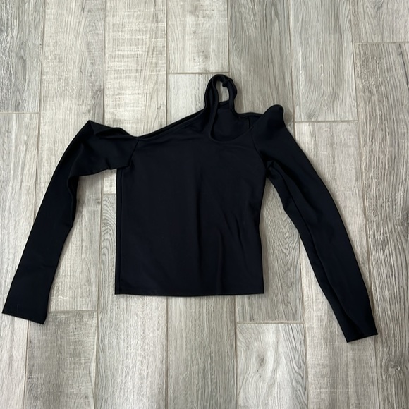 Abercrombie & Fitch Asymmetrical Cut Out Off The Shoulder Long Sleeve Top - Picture 5 of 5